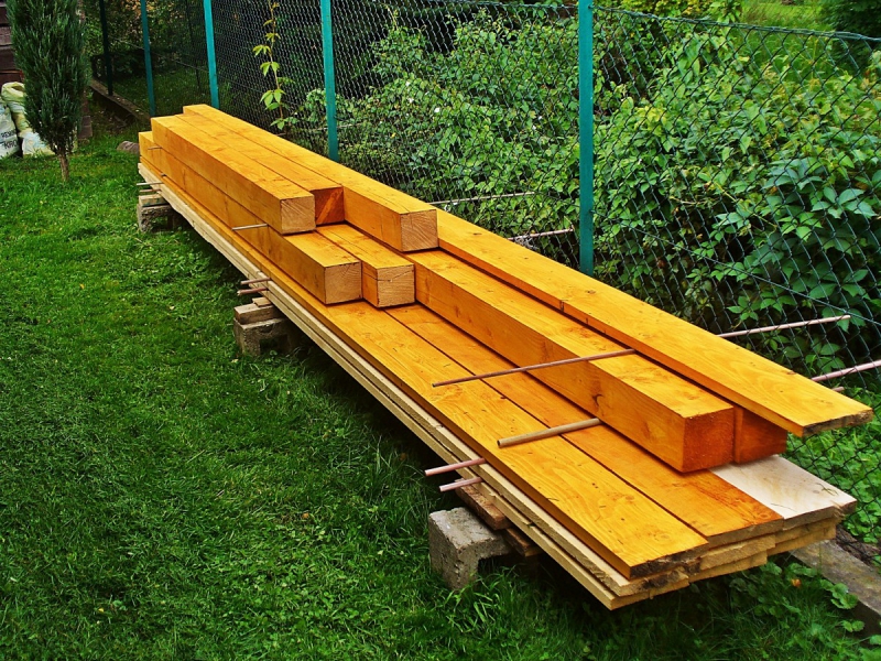 ebeniste-VILLENEUVE LOUBET-min_boards_the_rafters_joinery_tree_painting_wood_colored_paint-871508